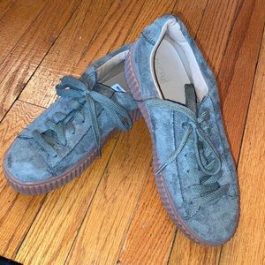 Abound 8 1/2 green suede platform sneakers